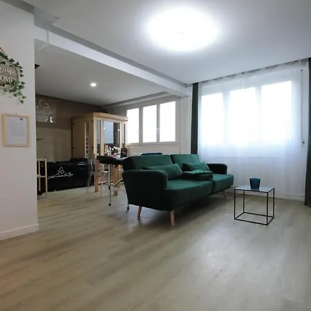 Derniere Reservations Avant Indisponibilite En Septembre Pour 12 Mois, Illimites Jacuzzi Bain A Remous Interieur, Sauna Interieur, Parking Reserve, Vue Et Acces Parc, Prestations Uniques, 1er Etage Apartmán Corbeil-Essonnes