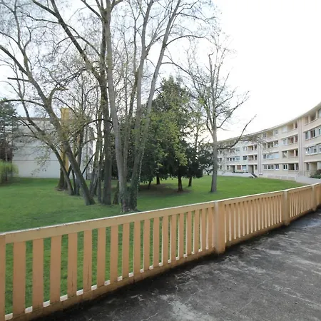 Derniere Reservations Avant Indisponibilite En Septembre Pour 12 Mois, Illimites Jacuzzi Bain A Remous Interieur, Sauna Interieur, Parking Reserve, Vue Et Acces Parc, Prestations Uniques, 1er Etage Corbeil-Essonnes