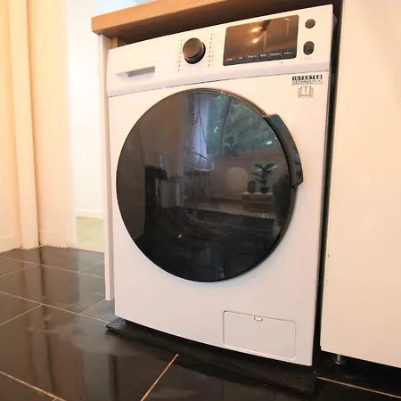 Derniere Reservations Avant Indisponibilite En Septembre Pour 12 Mois, Illimites Jacuzzi Bain A Remous Interieur, Sauna Interieur, Parking Reserve, Vue Et Acces Parc, Prestations Uniques, 1er Etage *